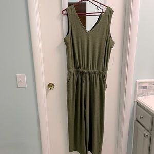 Sleeveless romper workout material